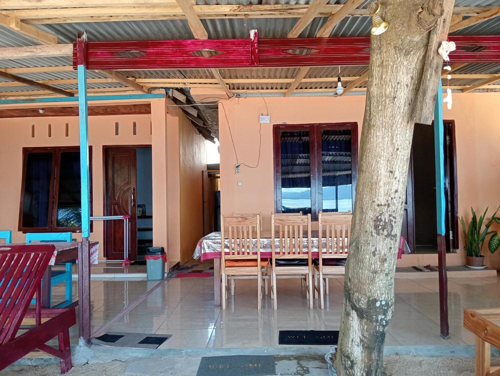 מנאדו Mamalis Homestay מראה חיצוני תמונה