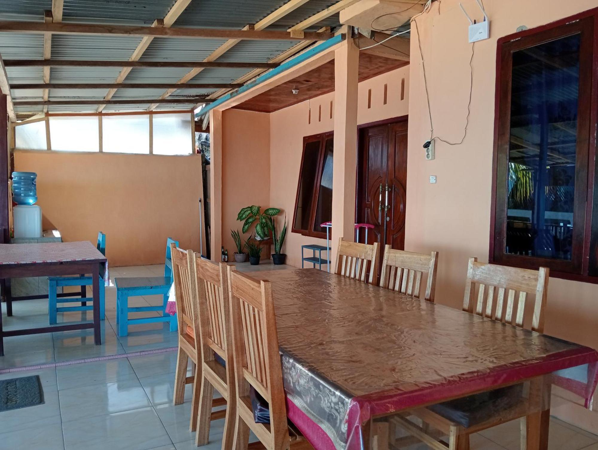 מנאדו Mamalis Homestay מראה חיצוני תמונה