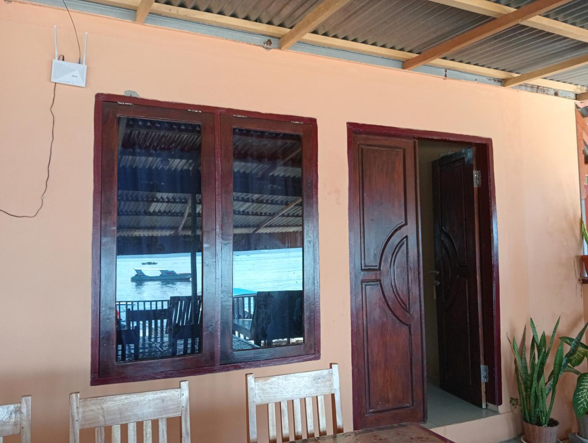 מנאדו Mamalis Homestay מראה חיצוני תמונה