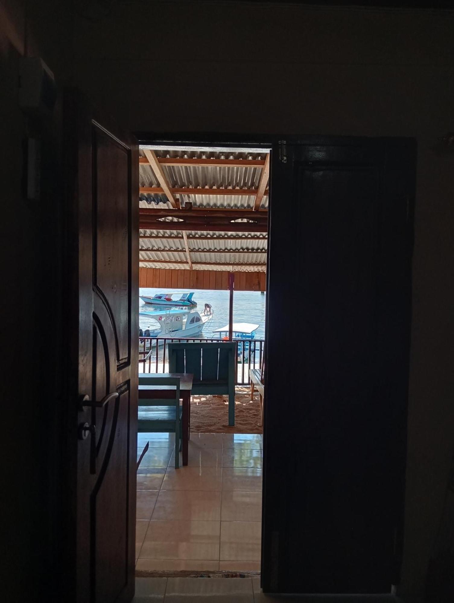 מנאדו Mamalis Homestay מראה חיצוני תמונה